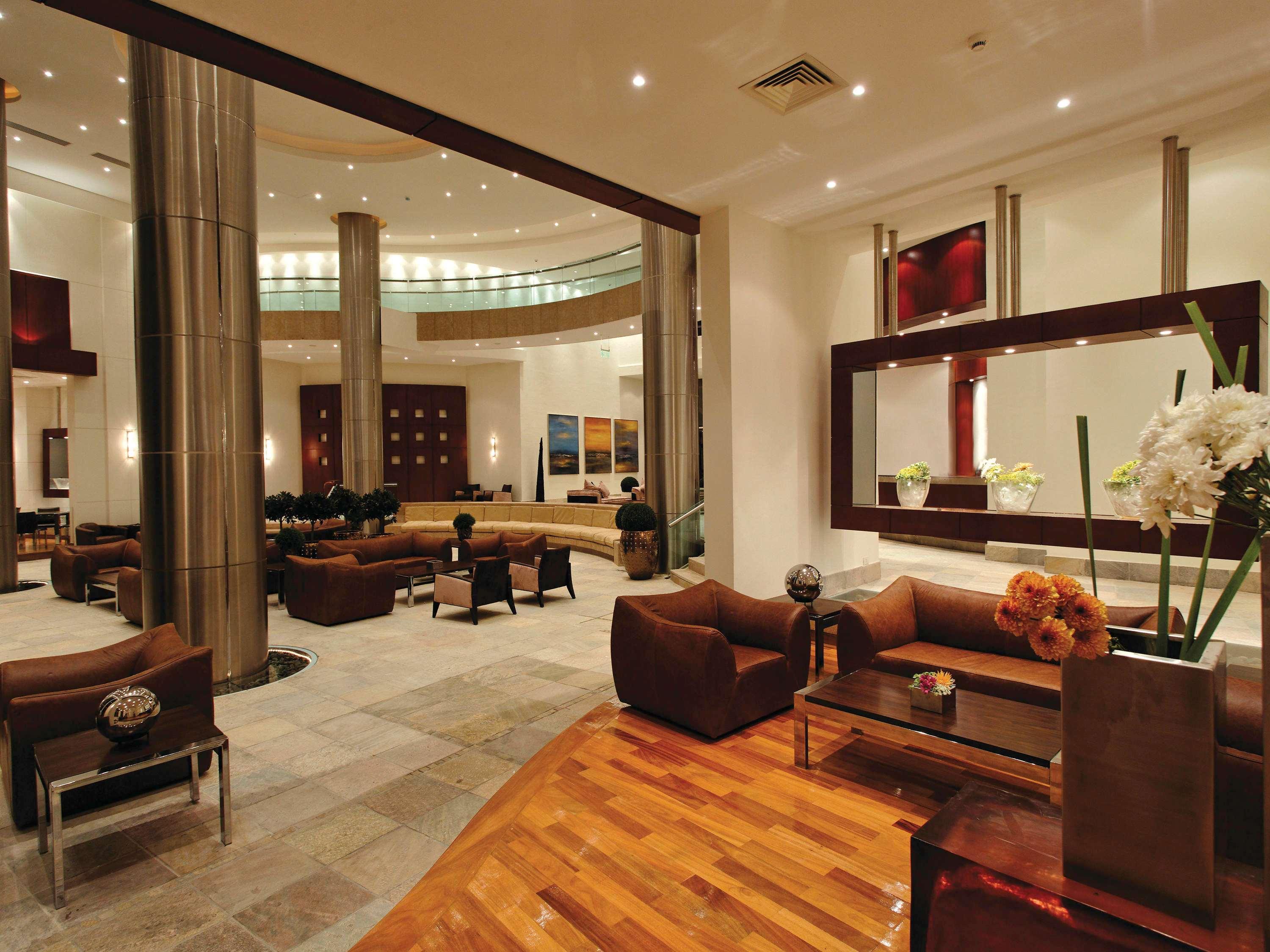 モーベンピック リゾート エル ソフナ アインソフナ エクステリア 写真 The lobby of the hotel