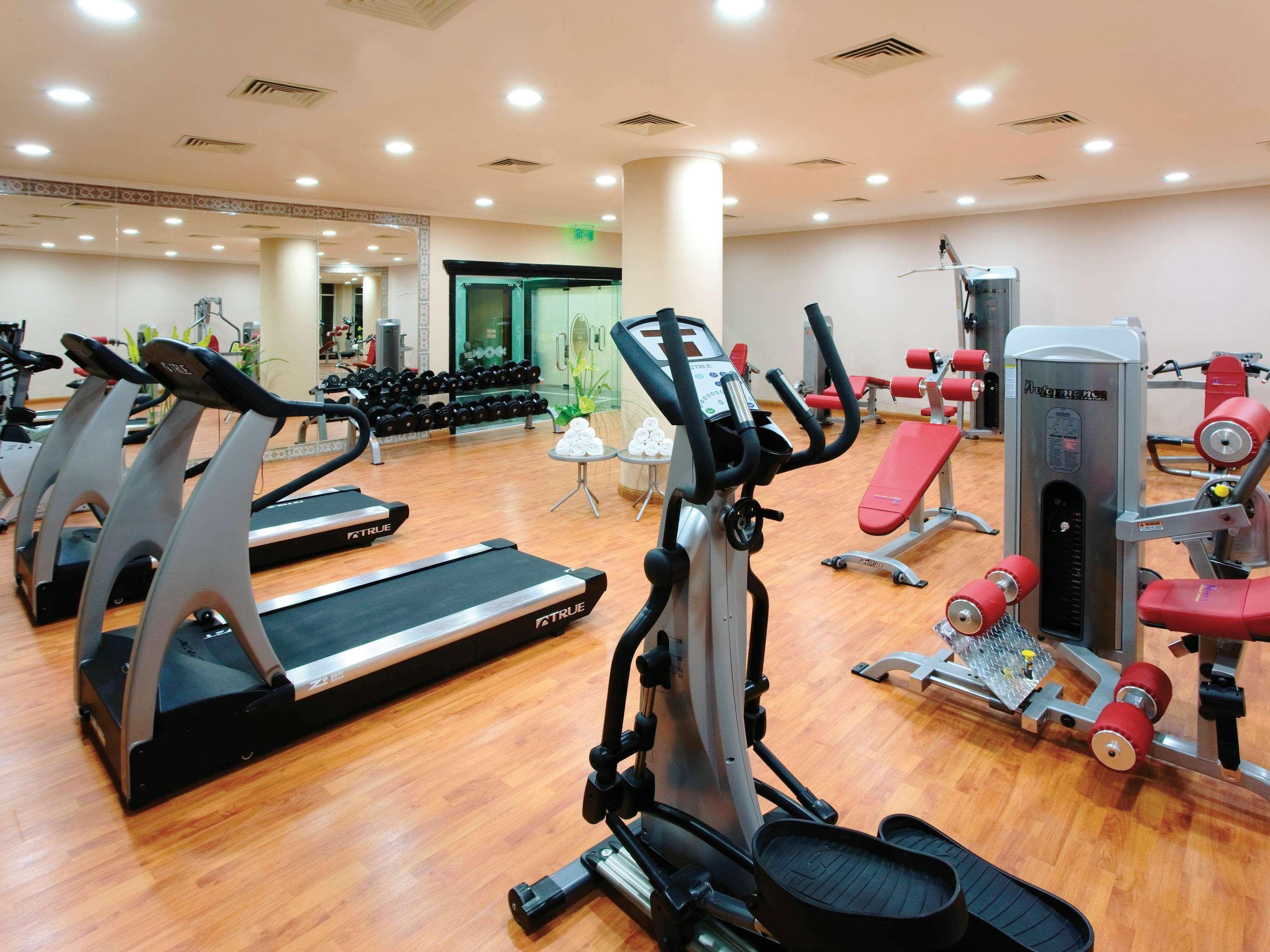 モーベンピック リゾート エル ソフナ アインソフナ エクステリア 写真 A gym in a hotel